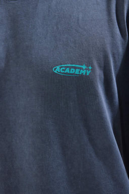 Trendyolmilla Man Yesil Oversize/Genis Kesim Eskitme/Soluk Efekt Galaksi Bask?l? T-Shirt TMNSS25TS00076  фото 13