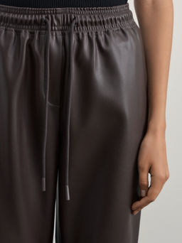 Брюки джоггеры из искусственной кожи / Zarina  фото 5