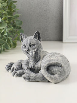 Сувенир "Кошка с котёнком лежит" 8 см