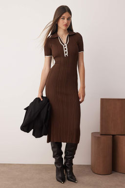 TRENDYOLMILLA Haki Renk Bloklu Midi Triko Elbise TWOSS24EL00831