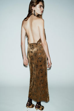 SEQUINNED VELVET HALTER MIDI DRESS - Zara фото 5