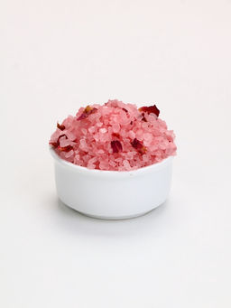 Соль для ванны с лепестками розы, 370 г