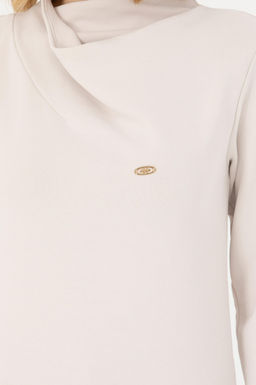 Kad_n Ta_ Dik Yaka Sweatshirt