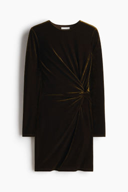 Vestido con detalle girado