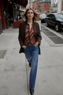 SHOULDER PAD COAT WITHOUT LAPELS