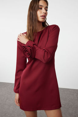 TRENDYOLMILLA Bordo Duz Kesim Gul Detayl? Mini Dokuma Elbise TWOAW25EL00171