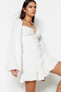 TRENDYOLMILLA Bridal Ekru Vucuda Oturan Dokulu Astarl? Dokuma K?sa Dugun/Nikah S?k Abiye Elbise TPRSS23EL00024  фото 12