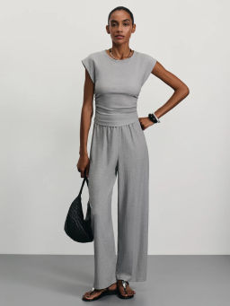 Брюки из рельефной ткани с эластичной талией / Zarina