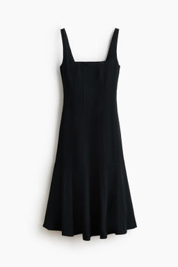 Vestido midi con vuelo