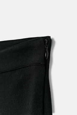 PANTAL?N CAPRI STRETCH / Negro