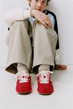 CONTRAST TRAINERS