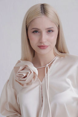 12343 Блуза шёлковая с цветком слоновая кость - Martichelli фото 2