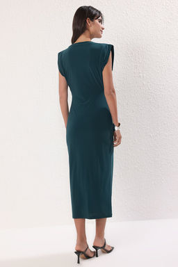 Zumrut Yesili Duz Vatkal? Drapeli Bodycone/Vucuda Oturan Esnek Orme Elbise TWOSS24EL00975