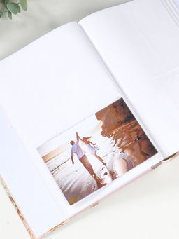 Фотоальбом на 200 фото 10×15 см «Кольца молодых и букет с розами», в коробке, 5.5×20.5×26 см