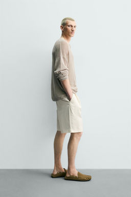 BERMUDA RELAXED FIT PLIEGUES CINTUR?N / Blanco roto