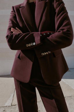 FITTED BLAZER WITH SHOULDER PADS - Zara фото 3