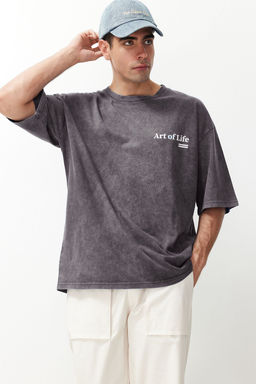 TRENDYOL MAN Antrasit Oversize/Genis Kesim Soluk Efektli Yaz? Bask?l? %100 Pamuklu T-Shirt TMNSS23TS00166 - Trendyolmilla фото 24