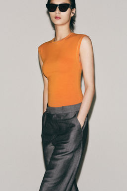 CAMISETA CON ALGOD?N / Naranja