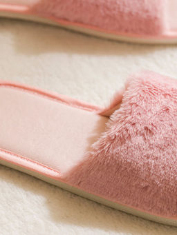 D?z Pel?? Kad?n Ev Terli?i