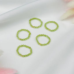 Кольцо на резинке из Хризолита 17 р.