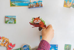 Кристальная (алмазная) мозаика ФРЕЯ ALVM-107 магнит Красная панда 11.5 х 9.5 см