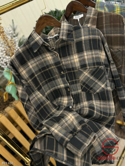 Рубашки женская в стиле оверсайз