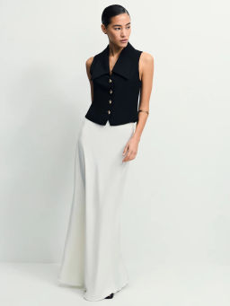 Укороченный приталенный жилет / Zarina фото 2