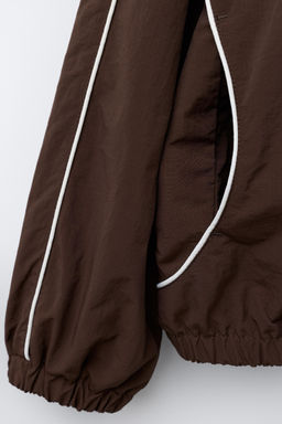 NYLON JACKET WITH CHAMPION ® X ZARA BAG  фото 4