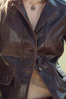 LIMITED EDITION 100% LEATHER CROPPED BLAZER - Zara фото 3