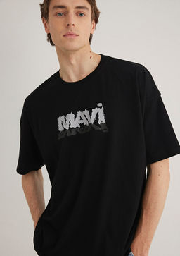 Mavi Logo Bask?l? Siyah Tisort