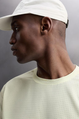 PERFORATED LONG SLEEVE T-SHIRT - Zara фото 6