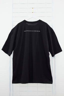 Buyuk Beden Siyah Oversize Cep Detayl? Bask?l? %100 Pamuklu T-Shirt TMNSS24BF00026 - Trendyolmilla фото 11