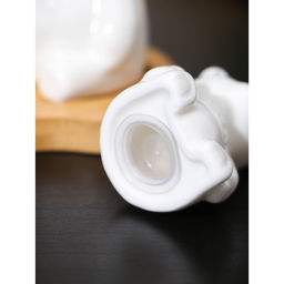 Набор для специй на бамбуковой подставке BellaTenero Медведица и медвежонок, 2 предмета: солонка 15 мл, перечница 35 мл, фарфор, белый фото 3