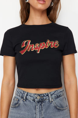 TRENDYOLMILLA Siyah %100 Pamuk Slogan Bask?l? Vucuda Oturan Crop Orme T-Shirt TWOSS24TS00213 фото 4