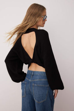 Siyah S?rt Cut Out/Pencere Detayl? Triko Kazak TWOAW26KZ00021