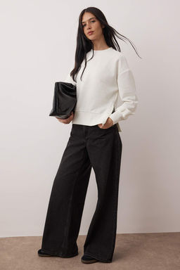 Ekru Fitilli Regular/Normal Kal?p Orme Sweatshirt TWOAW26SW00046 - Trendyolmilla фото 2