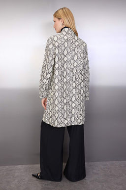 Cok Renkli Y?lan Desenli Suni Deri Mono Kapama Oversize Uzun Trenckot TWOAW26TR00003 - Trendyolmilla фото 9