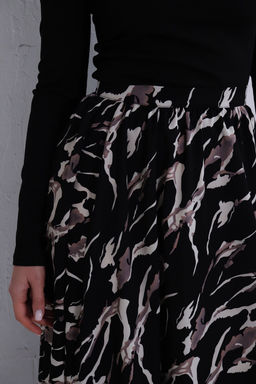 11374 Юбка А-силуэта чёрная с принтом - Martichelli фото 8