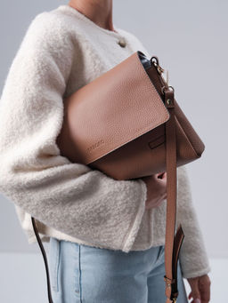 Сумка кожаная на плечо Deboro 30181 светлый орех