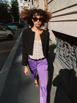 BLAZER CORTA HOMBRERAS / Negro