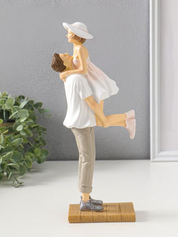 Сувенир полистоун "Влюблённые - я буду носить тебя на руках" 29,5 см