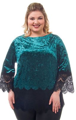 Блуза из мягкого трикотажного бархата с отделкой из изысканного бархатного гипюра