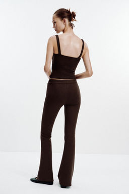 PANTAL?N FLARE INTERLOCK / Marr?n