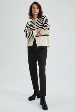 Lina Comfort Mom Fit Высокая удобная посадка Легкие джинсовые брюки с тонкой талией длиной до щиколотки - Defacto фото 5