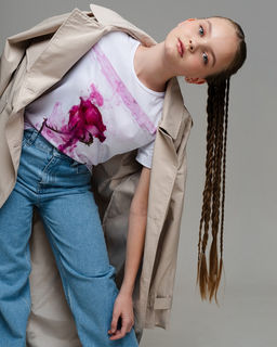 Дизайнерская детская футболка SAHAR art lab