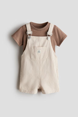 Conjunto de peto corto y camiseta