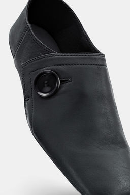 FLAT LEATHER SHOES WITH BUTTON DETAIL - Zara фото 9