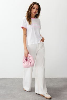 TRENDYOLMILLA Ekru %100 Pamuk Slogan Bask?l? Kontrast Biye Detayl? Orme T-Shirt TWOSS24TS00105 фото 2