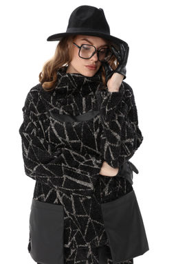 Джемпер NIKVA н906-3 черная геометрия