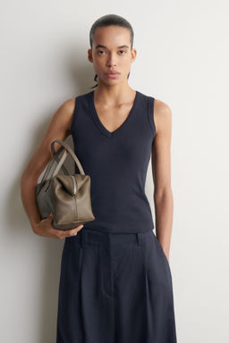 CAMISETA DE TIRANTES DE ALGOD?N CON CUELLO DE PICO - H&m фото 4
